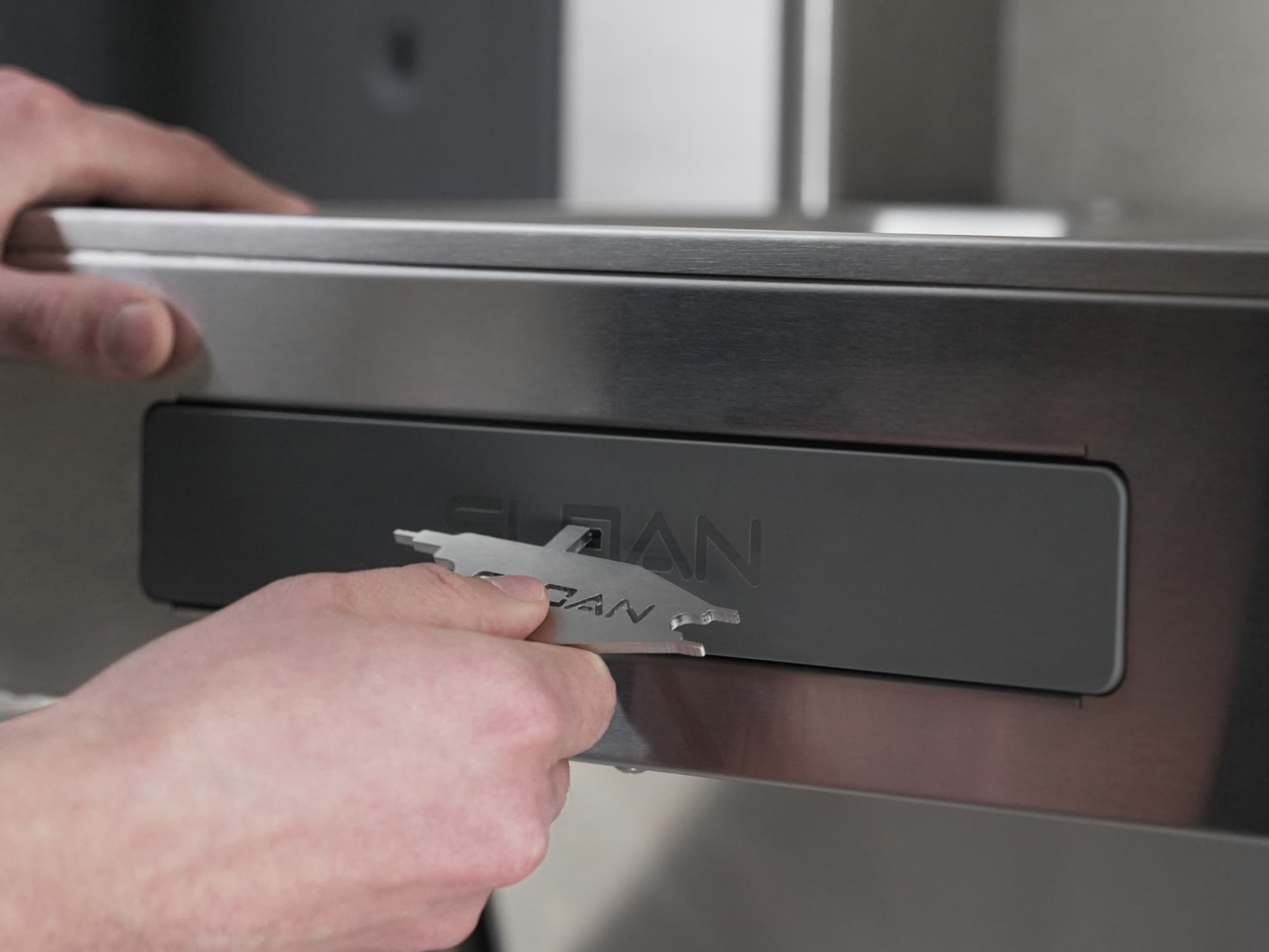 Access components with a proprietary key