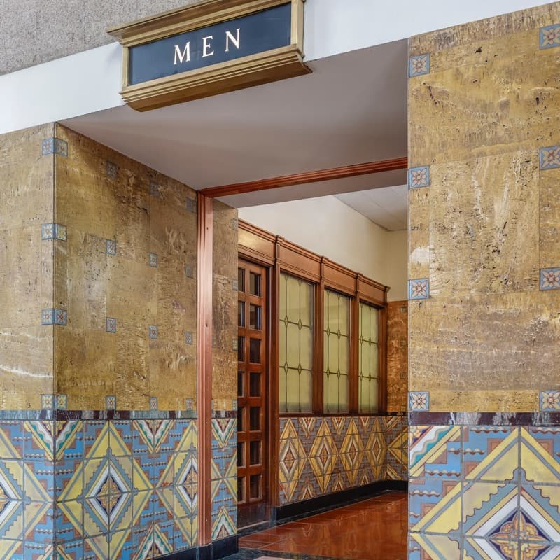hallway into mens restorrom at LA Amtrak station