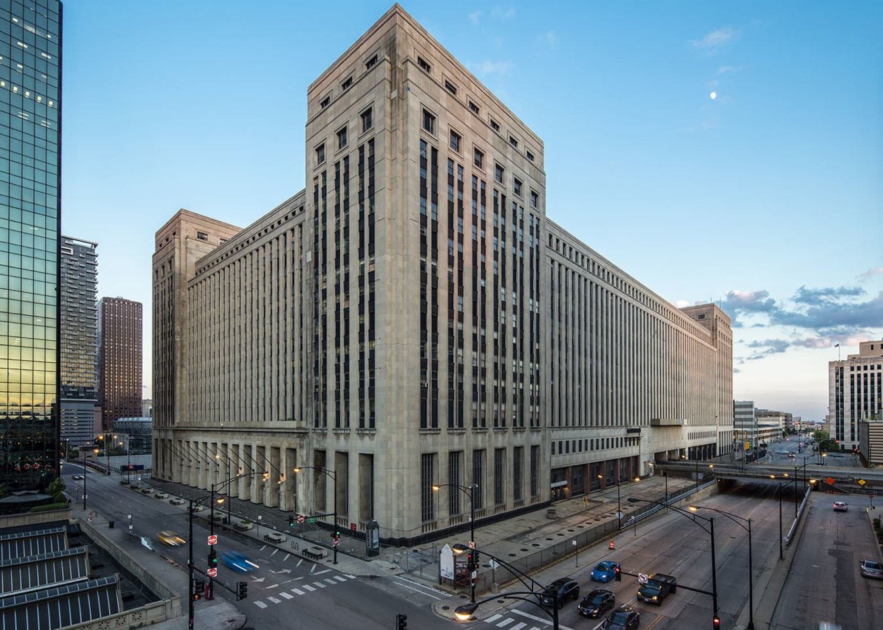 street view of Old Chicago Post Office building