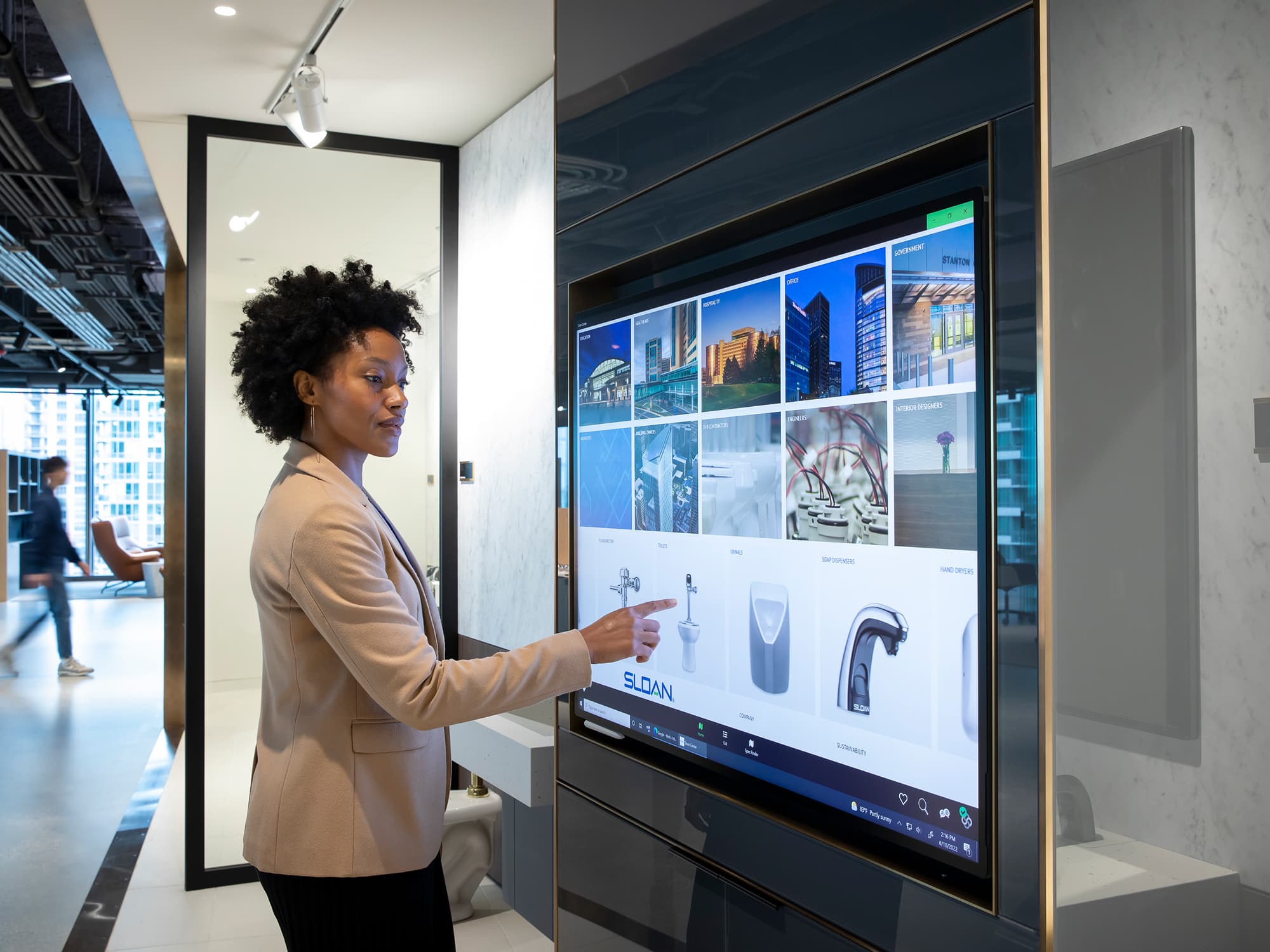 Sloan One interactive screen to view Sloan products in real time