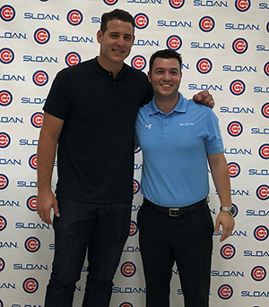 Anthony Rizzo 与仕龙员工在一起