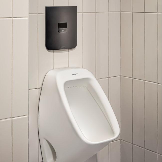 CX Flushometer with Washdown Urinal
